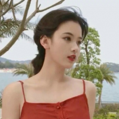 2021年最好看的30张同一个女生头像图片