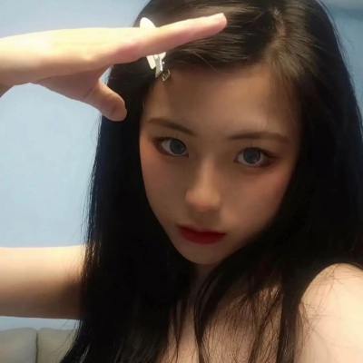 2021神仙戴着钞票眼镜头像女生图片