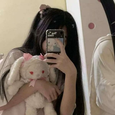 2021伤感头像女生崩溃冷淡黑白图片