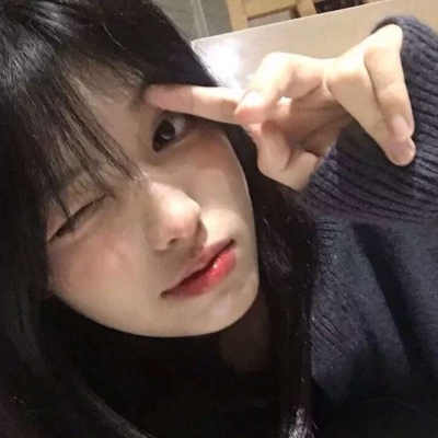 2021伤感头像女生崩溃冷淡黑白图片