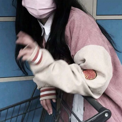 2021伤感头像女生崩溃冷淡黑白图片