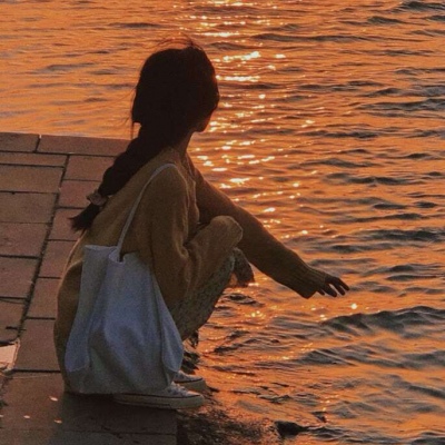2021年带篮球的头像女生霸气图片
