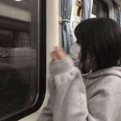 2021舞蹈卫衣女生头像图片