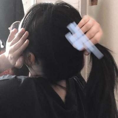 2021舞蹈卫衣女生头像图片