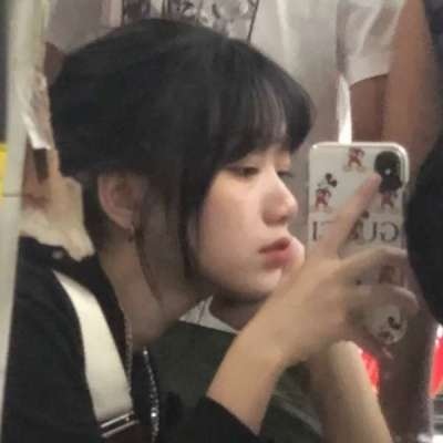 2021舞蹈卫衣女生头像图片