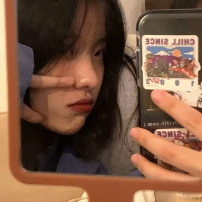 2021舞蹈卫衣女生头像图片