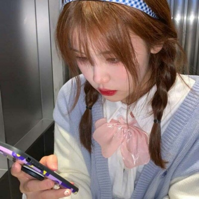 2021年女生古风束发头像图片