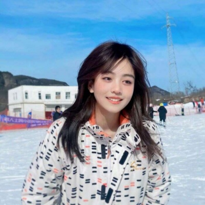 2021年女生古风束发头像图片