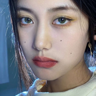 2021扣扣头像侧面女生短发图片
