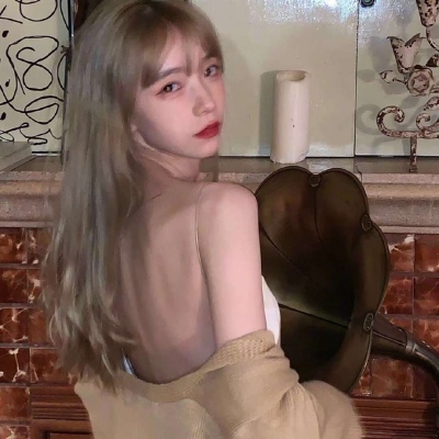 2021头像女生笑的讽刺图片