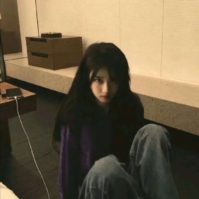2021年口罩侧脸头像女生图片
