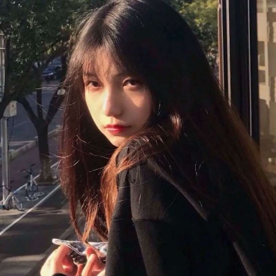 2021年口罩侧脸头像女生图片