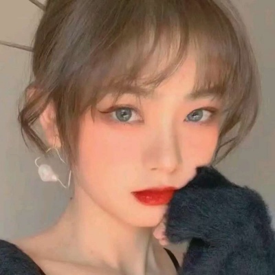 2021年口罩侧脸头像女生图片