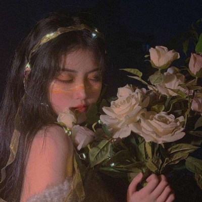 2021年最火闺蜜动漫女生头像血族图片