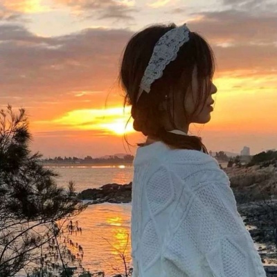 2021伤感女生流泪头像图片