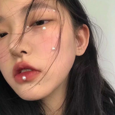 2021女生露腰头像