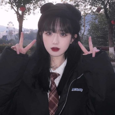 2021微信最火头像手绘头像抽烟女生图片