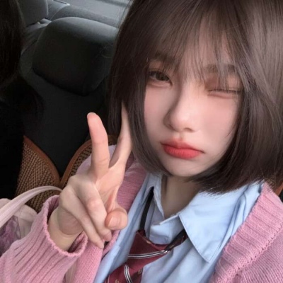 2021微信最火头像手绘头像抽烟女生图片