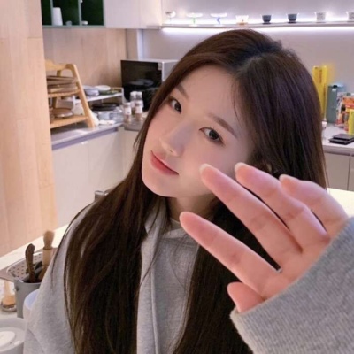 2021微信最火头像手绘头像抽烟女生图片