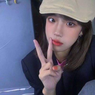 2021年快手最火头像悲伤而又好看的女生头像图片
