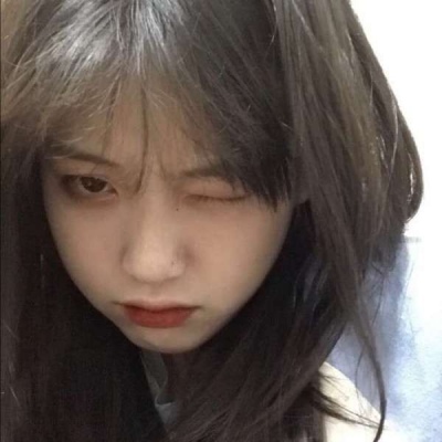 2021最火女生头像挡脸的图片