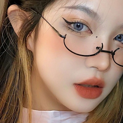 2021年卡通彩色手绘头像女生图片