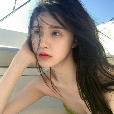 2021年卡通彩色手绘头像女生图片