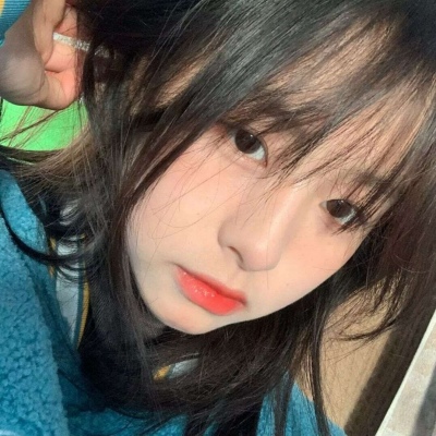 2021最潮最火qq女生头像身体部位图片
