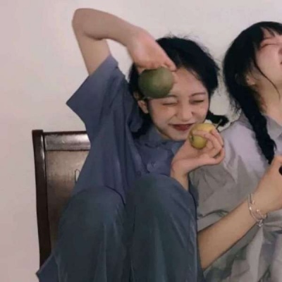2021年最漂亮的微信头像闺蜜伤感头像黑白女生图片