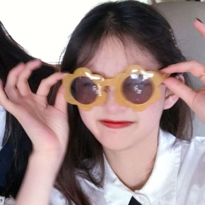 2021年最漂亮的微信头像闺蜜伤感头像黑白女生图片