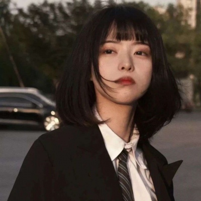 2021年最漂亮的微信头像闺蜜伤感头像黑白女生图片