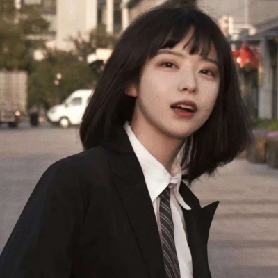 2021年最漂亮的微信头像闺蜜伤感头像黑白女生图片