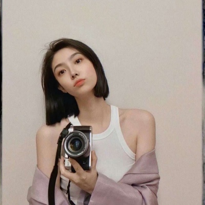 2021年头像真人女生靠墙遮脸图片