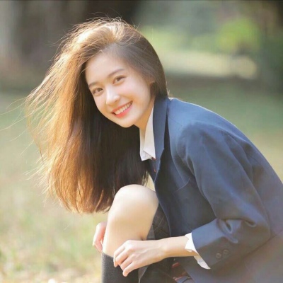 2021年头像真人女生靠墙遮脸图片