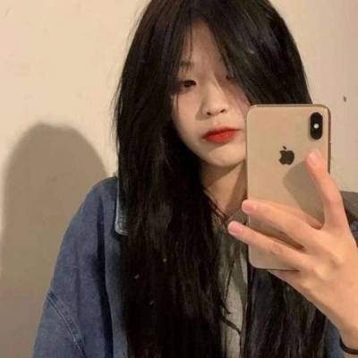 2021年个性女生扣扣露背头像女生图片