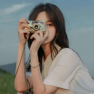 2021年系列女生真人头像
