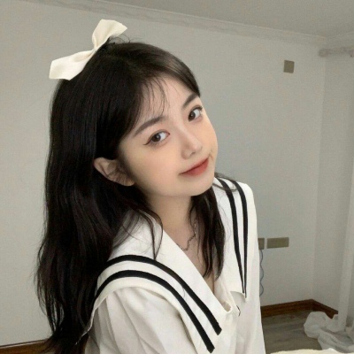 2021年系列女生真人头像图片