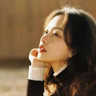 高清优质2021年的微信头像卡通背影头像女生短发图片
