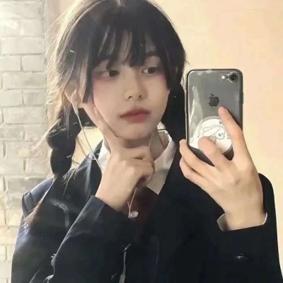 高清优质2021年的微信头像卡通背影头像女生短发图片