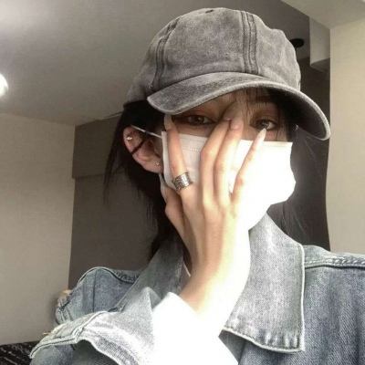 高清优质2021年的微信头像卡通背影头像女生短发图片