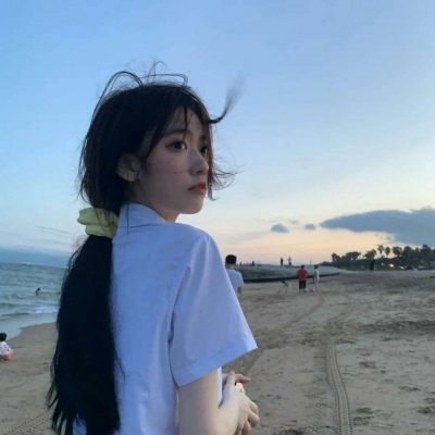 高清优质2021年的微信头像卡通背影头像女生短发图片