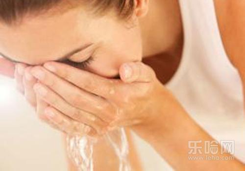 敷面膜前后的护肤步骤