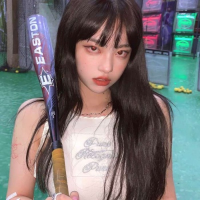超酷头像图片2021最火爆女生头像唯美唱歌图片