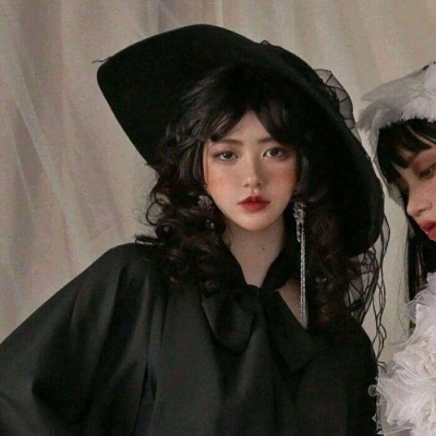 超酷头像图片2021最火爆女生头像唯美唱歌图片