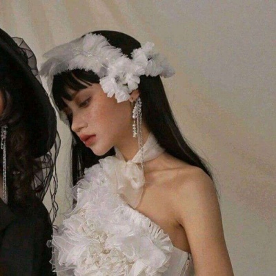 超酷头像图片2021最火爆女生头像唯美唱歌图片