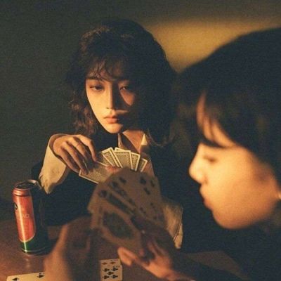 超酷头像图片2021最火爆女生头像唯美唱歌图片