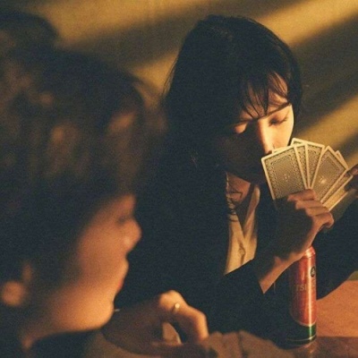 超酷头像图片2021最火爆女生头像唯美唱歌图片