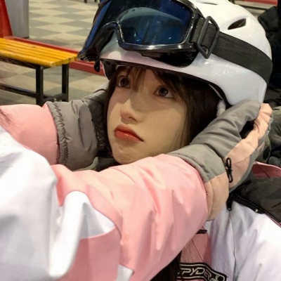最酷的2021带蝴蝶结的女生头像背面图片