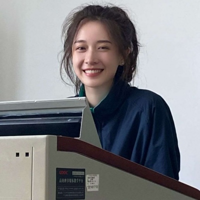 最酷的2021带蝴蝶结的女生头像背面图片