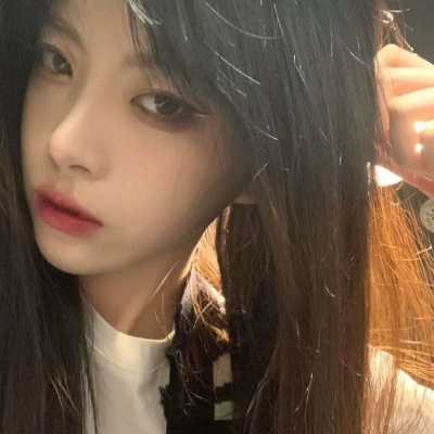 最酷的2021带蝴蝶结的女生头像背面图片